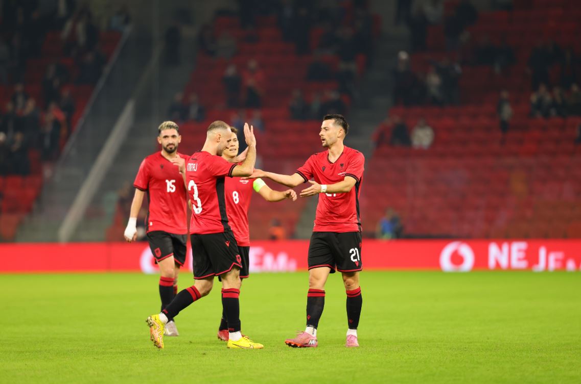 Paraqitje spektakolare, shkëlqejnë legjionarët kuqezi, lum golash