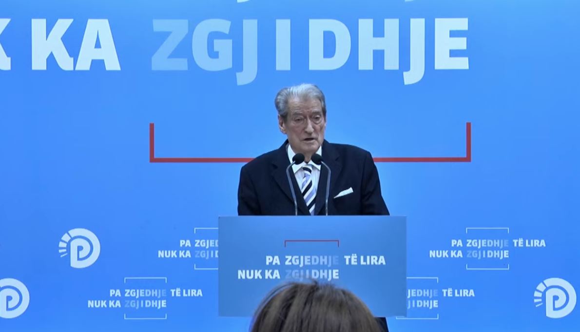 Partia Demokratike rikthen foltoren, Berisha: Aksioni do të zhvillohet para selisë së Qeverisë