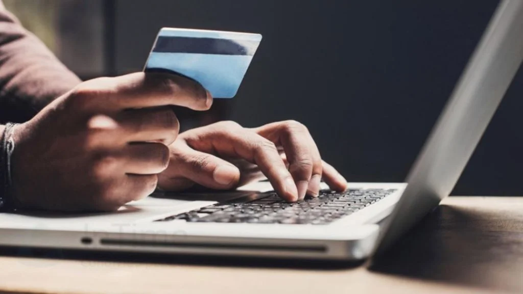 “Pasta false”/ Dërgonin SMS mashtruese në emër të Postës Shqiptare, arrestohen dy kinezë