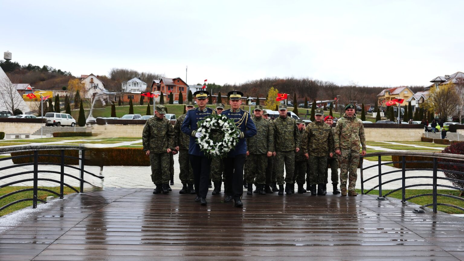 Pavarësia festohet në Kosovë, vizita dhe kurora me lule në memorialin “Adem Jashari” në Prekaz