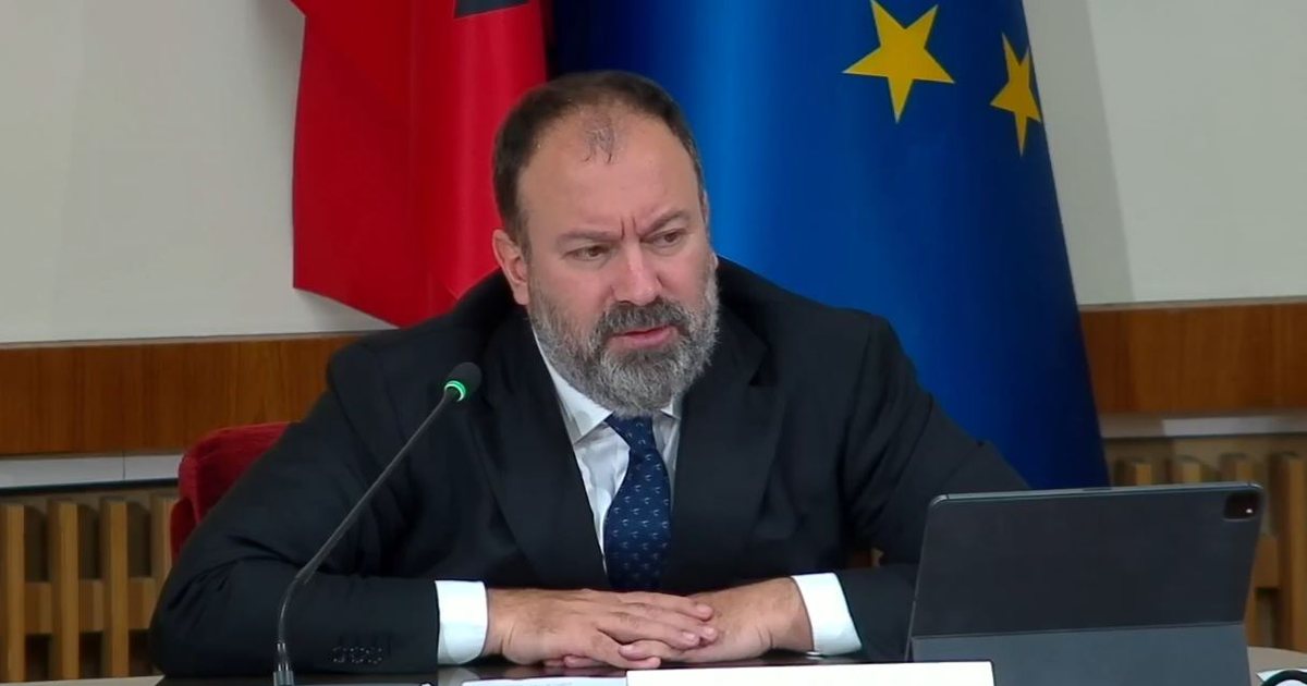 PD mungon në mbledhjen e parë të Komisionit për “Territorialen”, Mazniku: Të dalim dyshe-treshe për dëgjesa