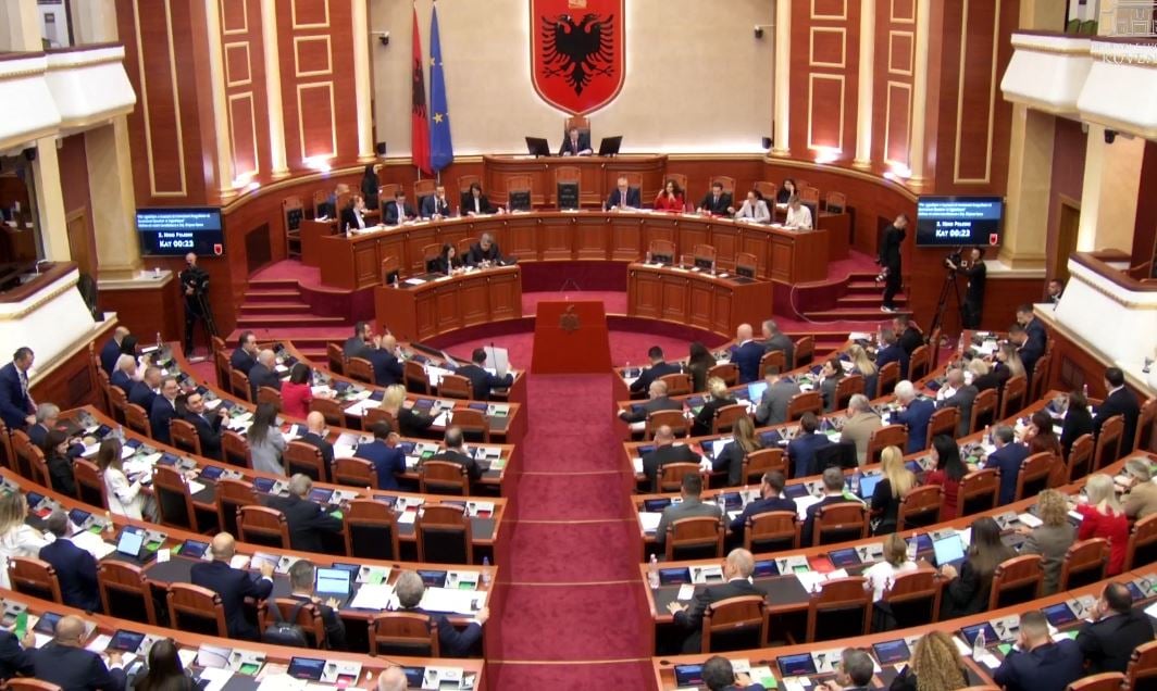 PD-PS votojnë anëtarët e Komisionit Rregullator të KQZ-së, rikthehet Arben Ristani. Sa vota morën 5 anëtarët