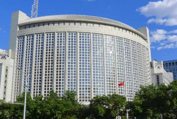 Pekini reagon përsëri ndaj Tokios