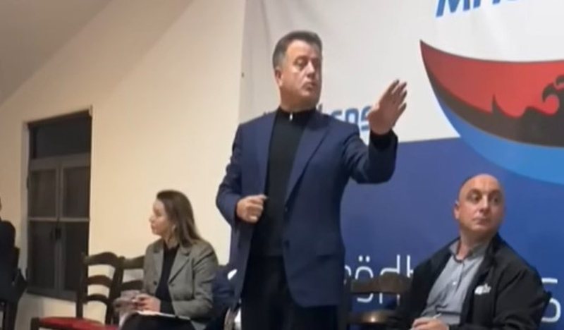 “Për ty nuk rri asnjë sekondë në PD”, Noka i kërkon anëtares të dalë përjashtë