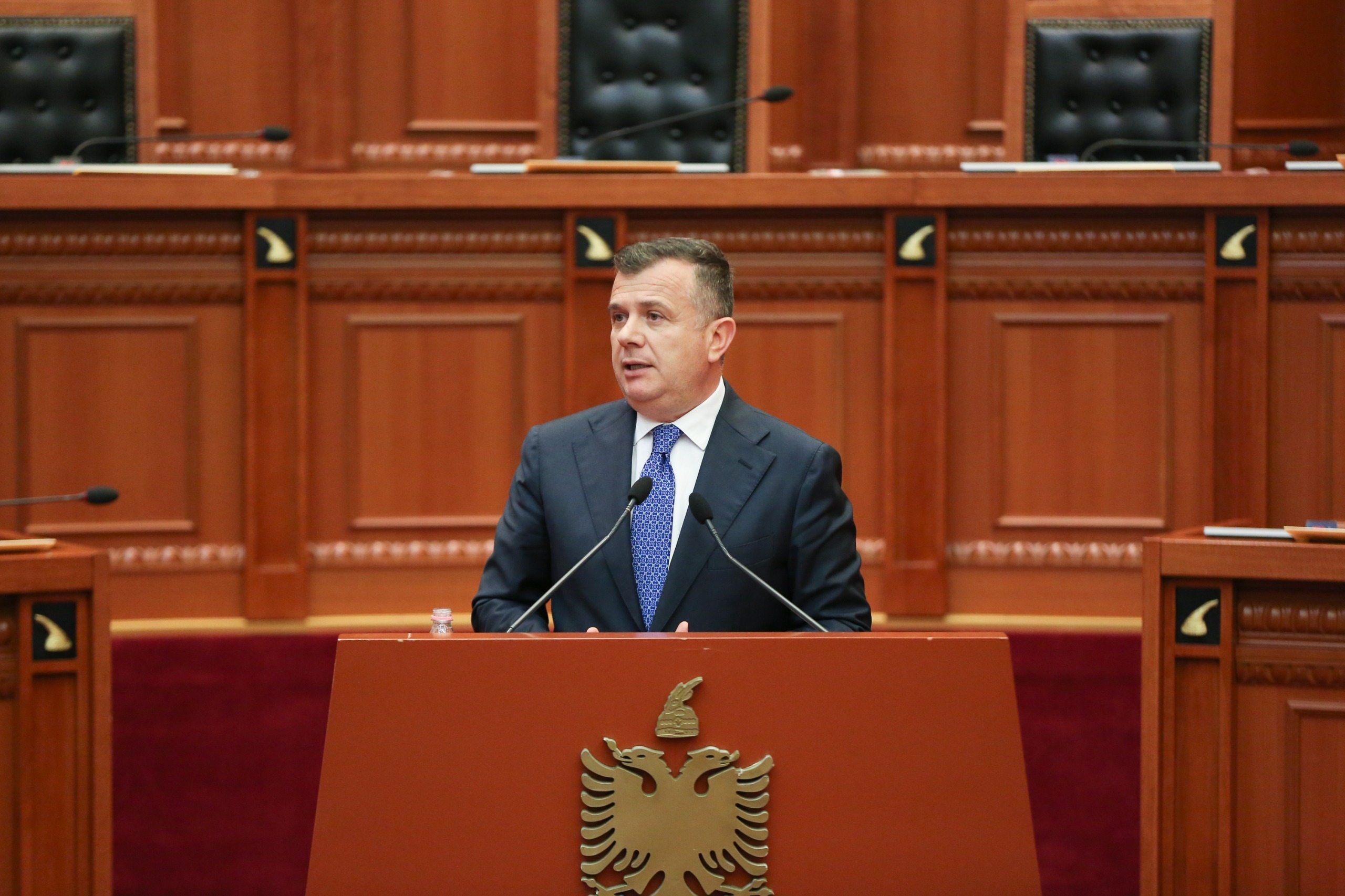 “Përdori gjuhë fyese dhe kërcënuese”, Grupi Parlamentar i PD-së kërkon përjashtimin me 10 ditë nga Kuvendi të Taulant Ballës