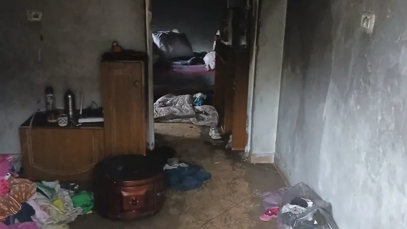Përfshihet nga flakë banesa në Lezhë, shkrumbohet dhoma e gjumit