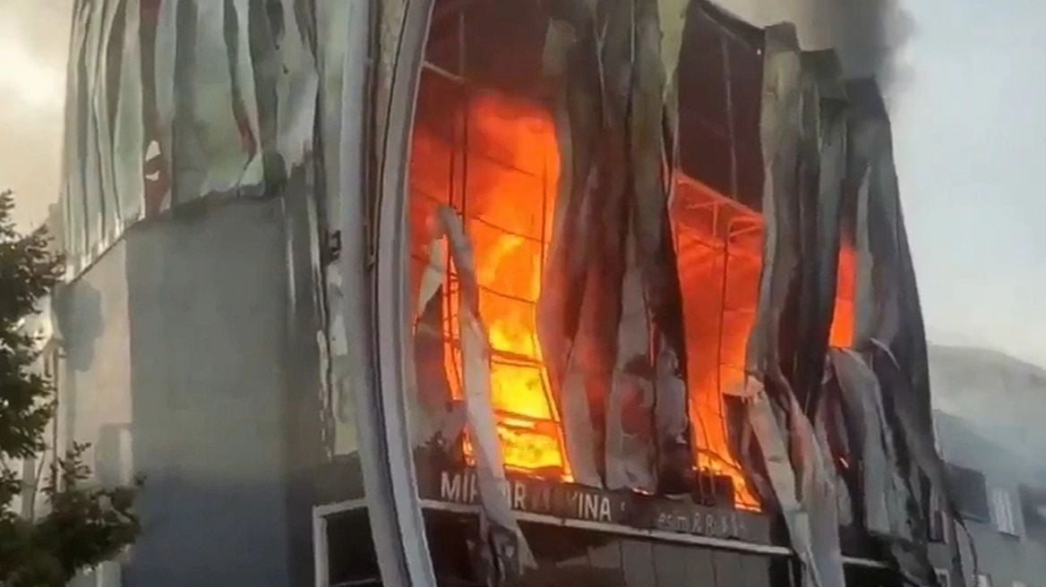 Përfshihet nga flakët një depo parfumesh në Turqi, humbin jetën 6 persona, plagosën 2 të tjerë