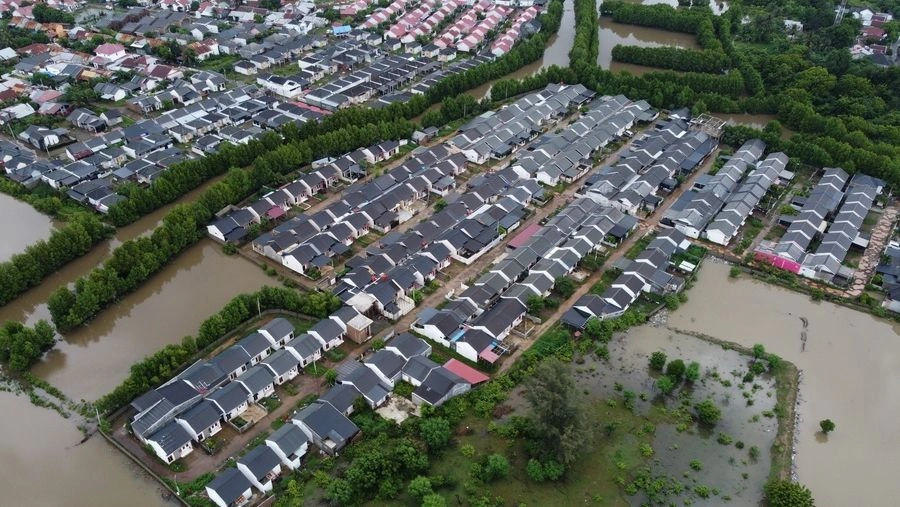 Përmbytjet në Indonezi, shkon në 19 numri i viktimave! 24 persona të zhdukur