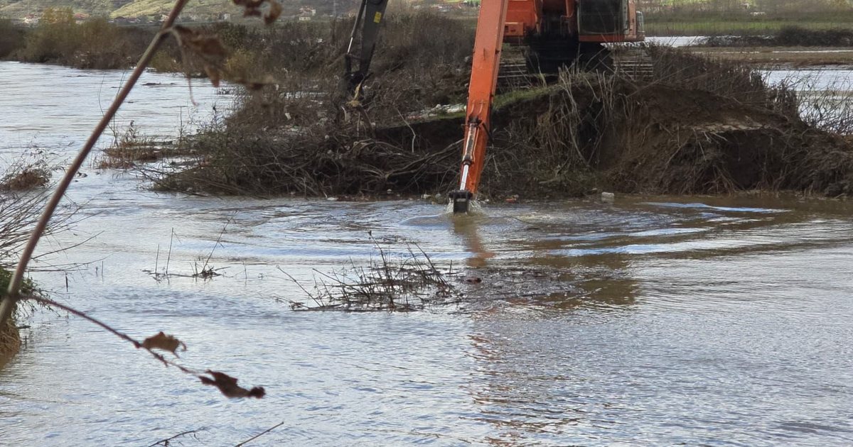 Përmbytjet në vend nga moti i keq, Ministri Salla: Infrastruktura e kullimit po kthehet në normalitet