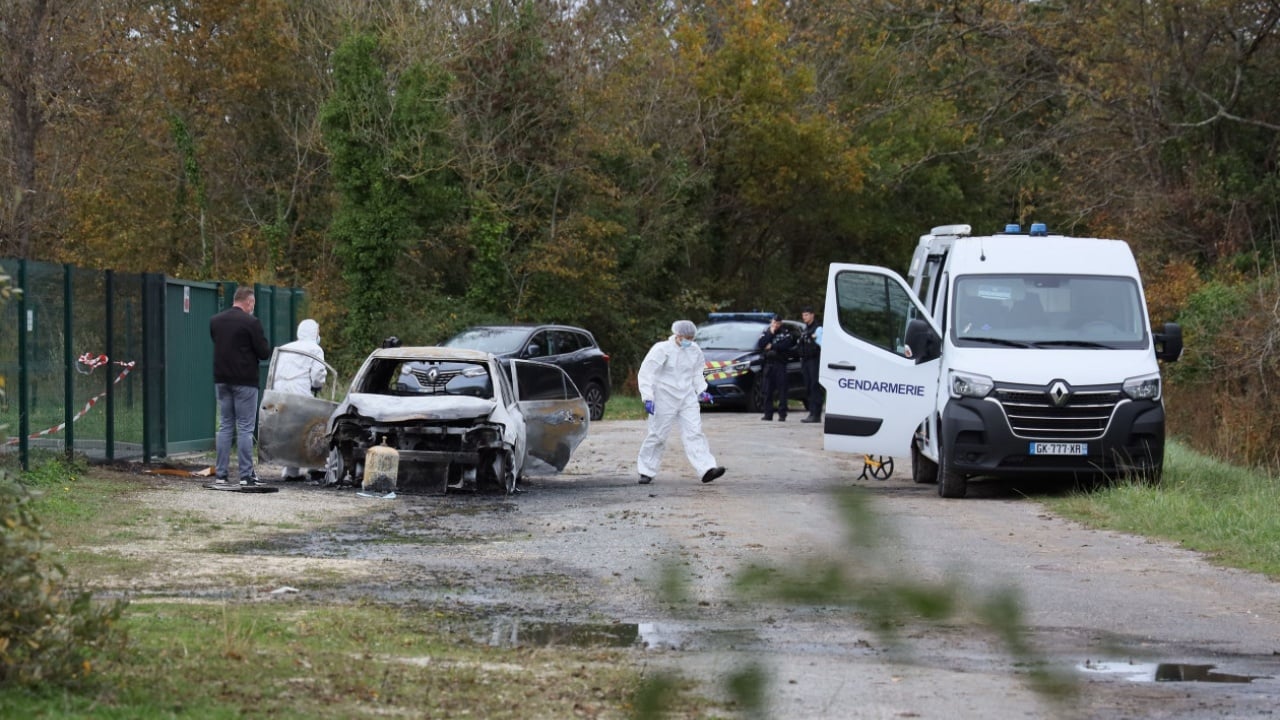 Përplasi turmën e njerëzve me makinë në Francë, mes të plagosurve zyrtare e partisë së Le Pen, autori dyshohet se ishte…