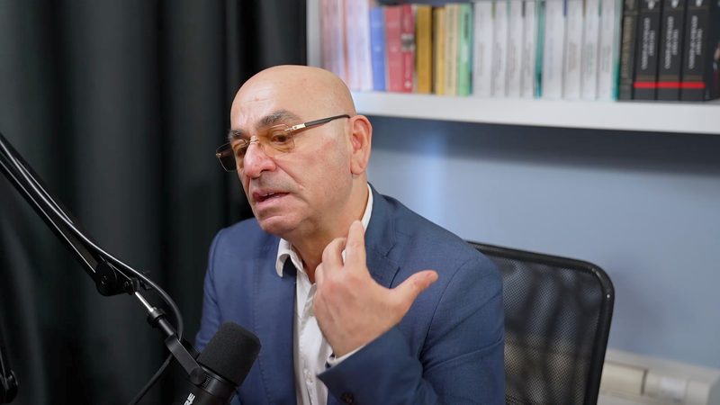 “Pjesa pozitive e shoqërisë është komplet e tërhequr”, Robert Budina: Në këtë realitet, ose je me të mirën, ose me të keqen