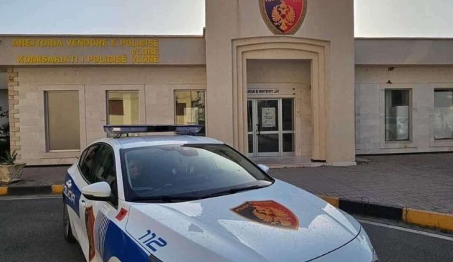 Plagosi me thikë 30-vjeçarin, arrestohet autori dhe bashkëpunëtori i tij në Vlorë