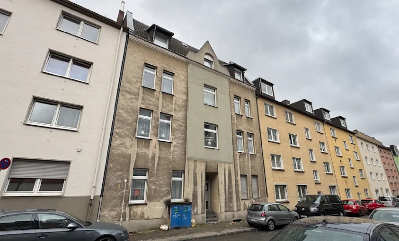 Policia në Gjermani qëllon një vajzë 12-vjeçare pasi ajo i sulmoi me thikë, e mitura në gjendje kritike