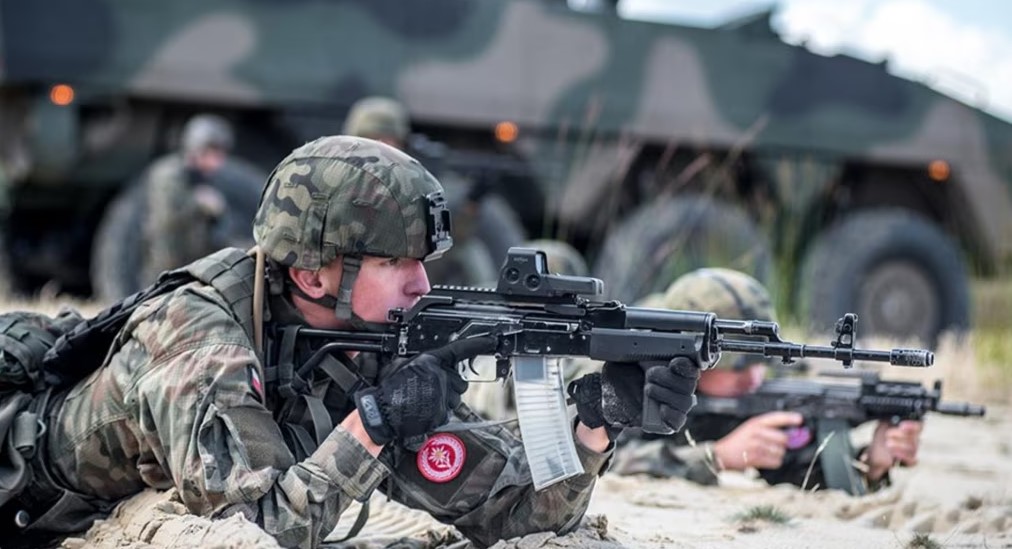 Polonia do të stërvisë ushtarakisht rreth 400.000 persona në vitin 2026