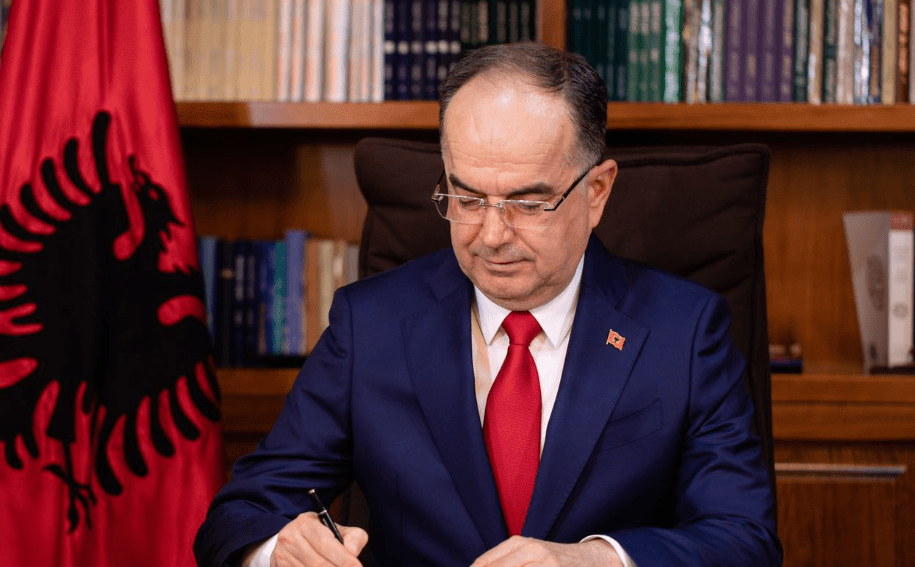 Presidenti Begaj dekreton Ermal Dredhën ambasador të Shqipërisë në Zvicër dhe Lihtenshtein