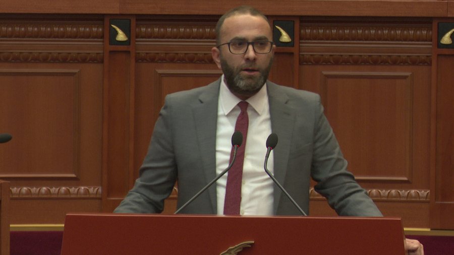 “Presidenti ka futur në ngërç Kushtetuesen”, Bardhi: Është marrë peng betimi i Asim Vokshit