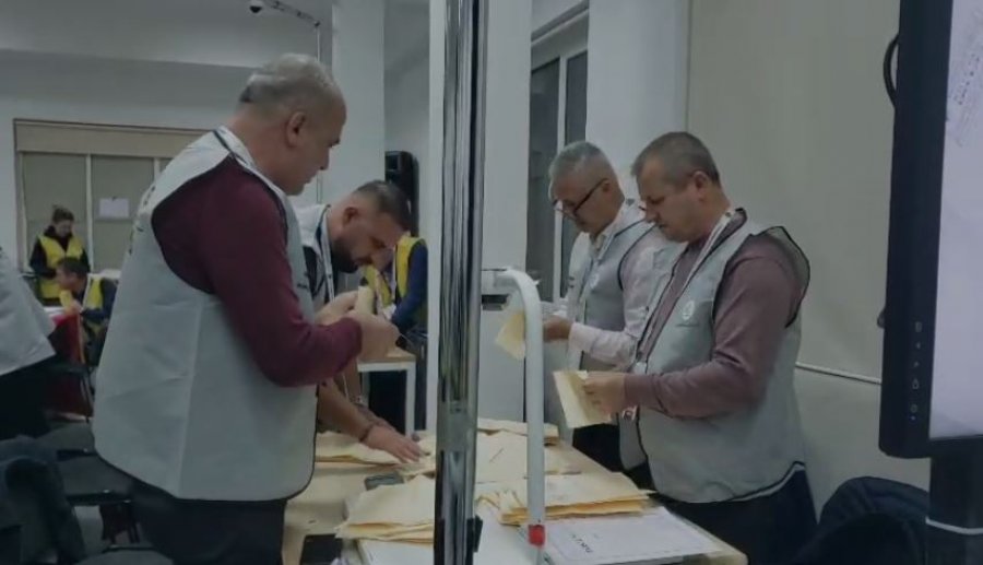 Procesi i numërimit në Berat, socialisti Ervin Ceca thellon diferencën me kandidatin e pavarur