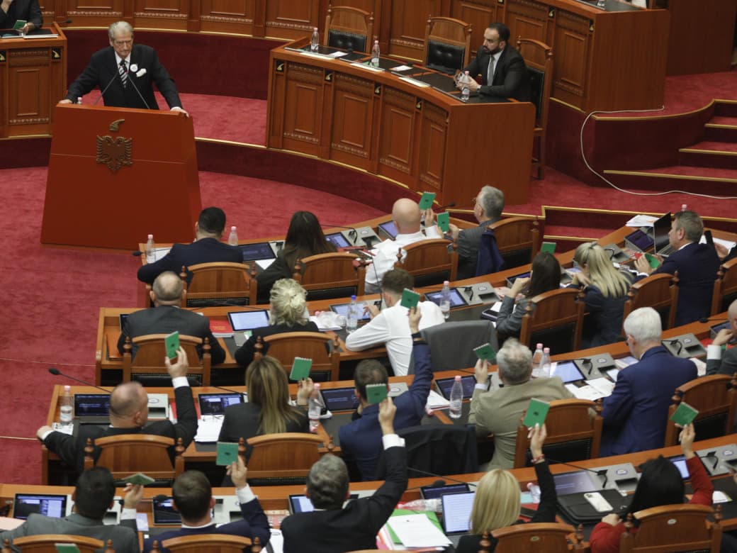 PS voton ligjin për barazinë gjinore, opozita voton kundër