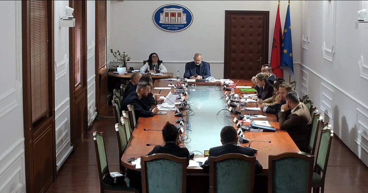 “Pse duhet të presim Oerdin?”, Manja “i tregon vendin” Zegjinesë: Mësohu që ka hierarki grupi parlamentar!