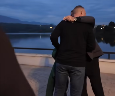 Qytetarët i premtojnë mbështetje në fushatë Florjan Binajt