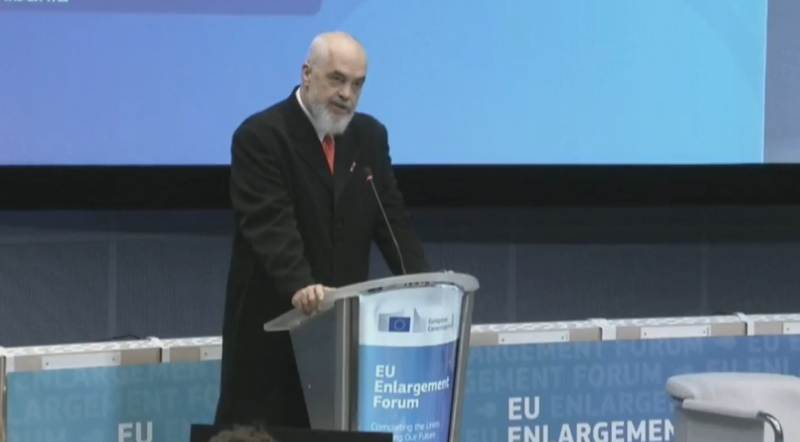 Rama me batutë: Shqiptarët 100% pro BE, përjashto ata në trafik ose pas ndonjë sherri me gruan