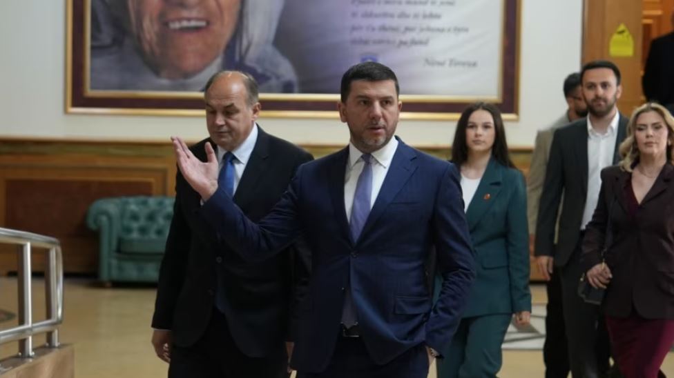 REL: Çfarë po ndodh në Partinë Demokratike të Kosovës?