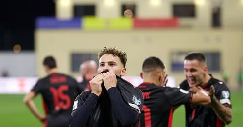 RENDITJA/ Kualifikim historik i Shqipërisë, kuqezinjtë fluturojnë drejt gjysmëfinales së “play off”. Ja si pozicionohen skuadrat