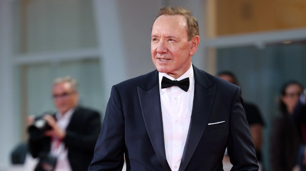 “Rënia e një gjigandi”/ Si përfundoi Kevin Spacey duke shëtitur vetëm me një valixhe