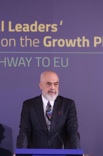 Robert Papa paralajmëron arrestimin e Edi Ramës, ja informacionet që kanë në duar amerikanët, kryeministri del i…