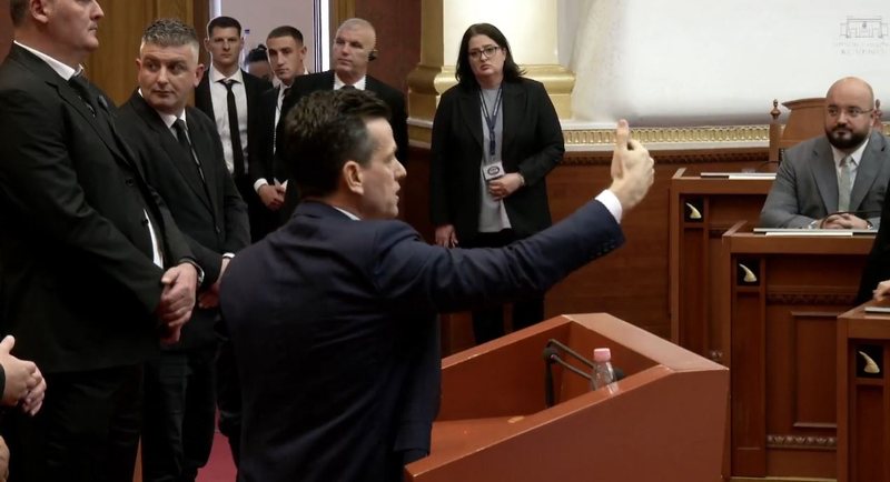 Rrëfimi i Pacollit për Aeroportin e Vlorës, reagon Agron Shehaj: Tregon mënyrën se si ndahen tenderat në mënyrë fiktive