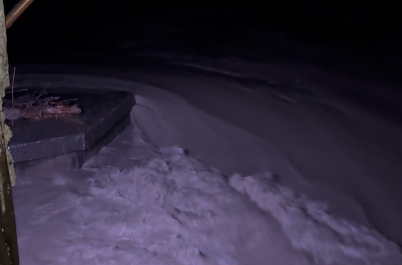 Rriten prurjet e Vjosës në Novoselë, lumi arrin nivelin 8.2 metra