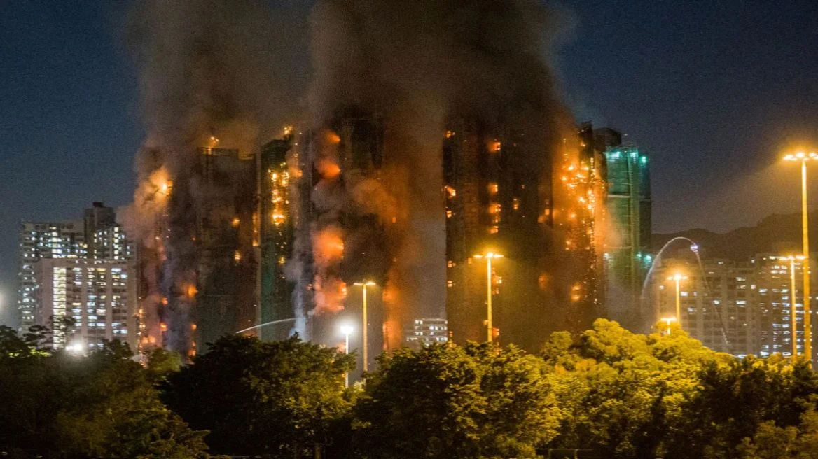 Rritet numri i viktimave nga zjarri në Hong Kong, rreth 300 persona rezultojnë të zhdukur