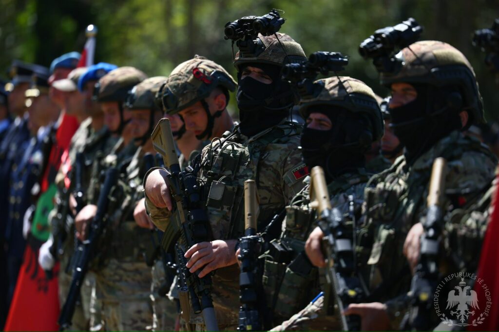 Rritje pagash edhe për ushtarakët, Vengu: Pjesë e politikave për të garantuar kushte më të mira