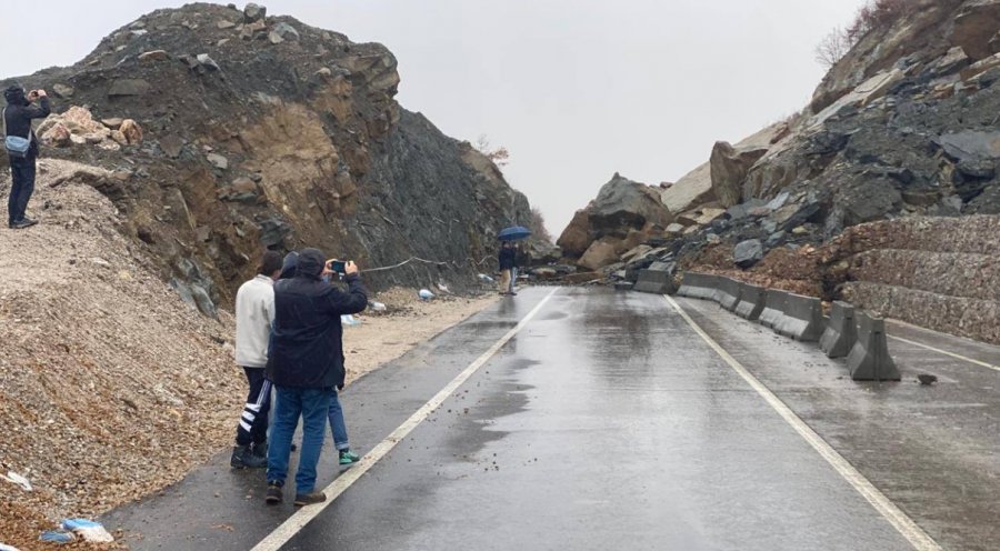 ‘Rruga Qukës- Qafë Plloçë, afera e radhës që duhet të hetohet’/ Kaso: Kostot u frynë në 260 mln euro…