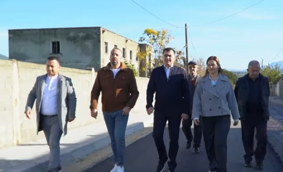 Rrugë të reja në lagjen “Skënderbej”, kryebashkiaku Llatja dhe Bylykbashi ndjekin nga afër investimin në zone