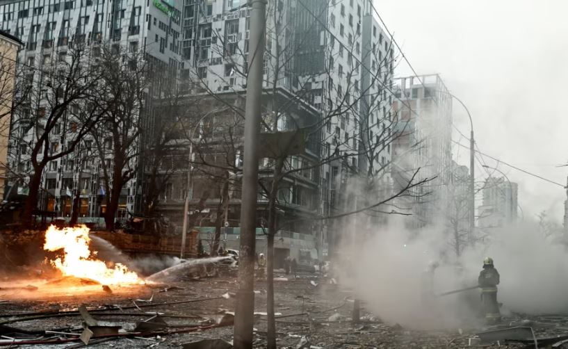 Rusia bombardon dy ndërtesa në Ukrainë, vriten 23 persona, mes viktimave tre fëmijë