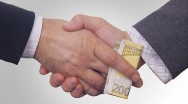 Ryshfet në procesin zgjedhor në Kosovë/ Prokuroria raporton rastin, ndërsa dy persona bien në prangat e policisë