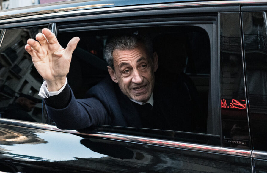 Sarkozy me ”dietë” në qeli, ish-presidenti refuzon ushqimin e burgut. Po konsumon vetëm…