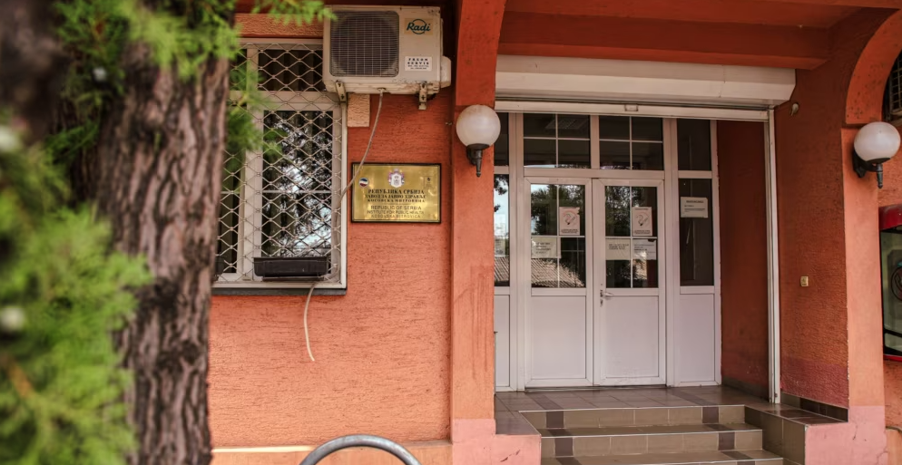 Serbia zgjat afatin për përzgjedhjen e punëtorëve të rinj shëndetësorë në Kosovë në prag të zgjedhjeve të reja