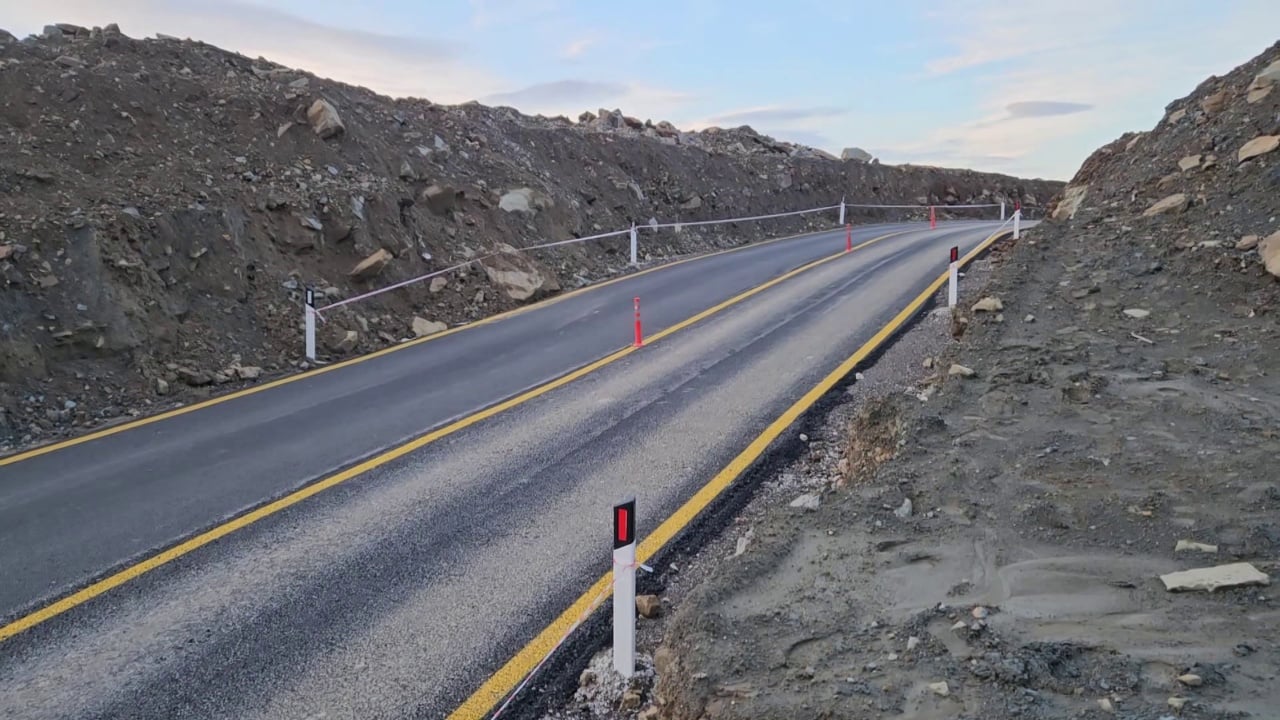 Shembja në Qukës-Qafë Plloçë/ Kushtoi 260 milionë euro, por u dëmtua menjëherë, banorët të pasigurt në rrugën e re