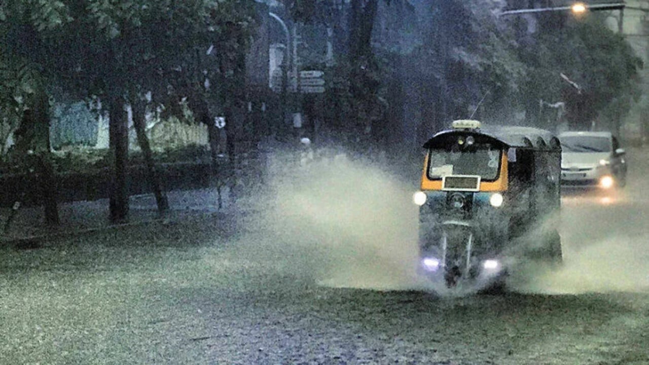 “Shi që bie një herë në 300 vjet”/ Reshje masive, paniku “pushton” Tajlandën