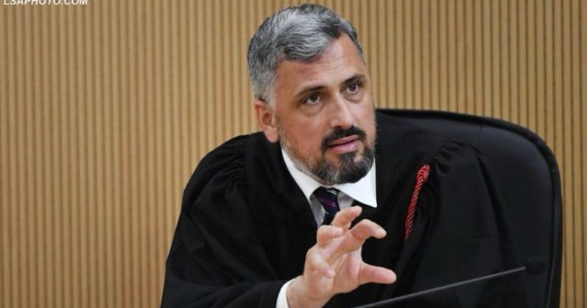 Shoqata e gjyqtarëve i del në mbrojtje Asim Vokshit: Sulmet ndaj tij janë shndërruar në denigrime personale