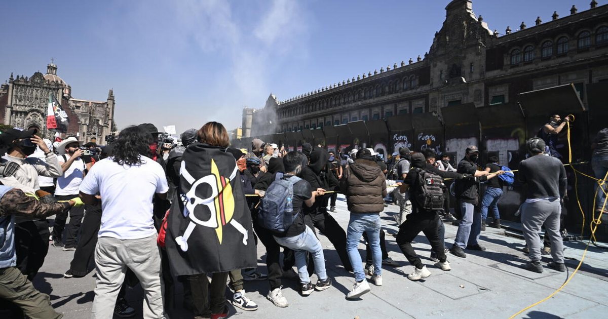 Shpërthejnë protestat kundër presidentes në Meksikë, përleshjet lënë 120 të plagosur