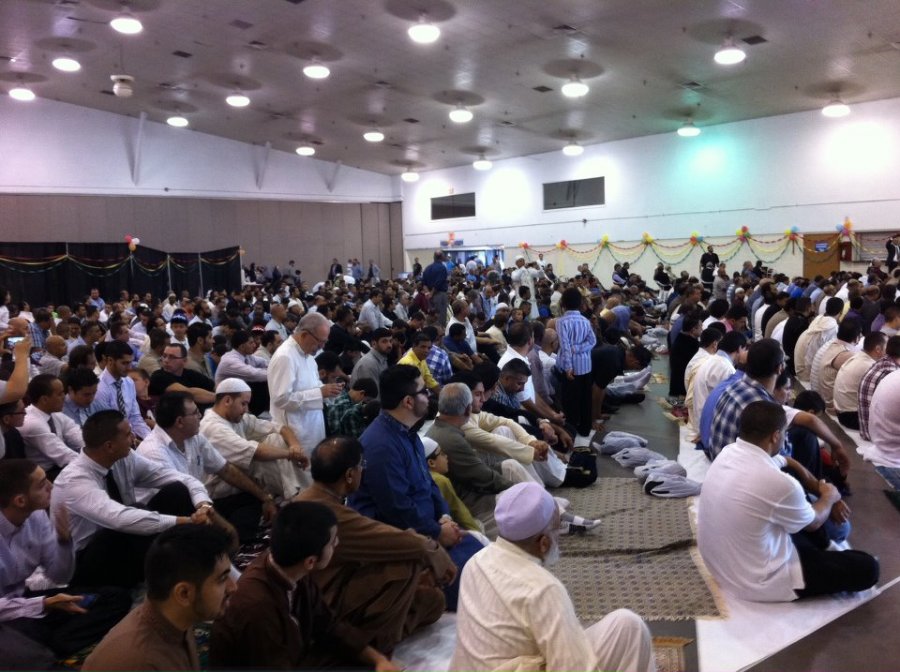 Shpërthime të shumta tronditin xhaminë në një shkollë fetare indoneziane, mbi 50 të plagosur