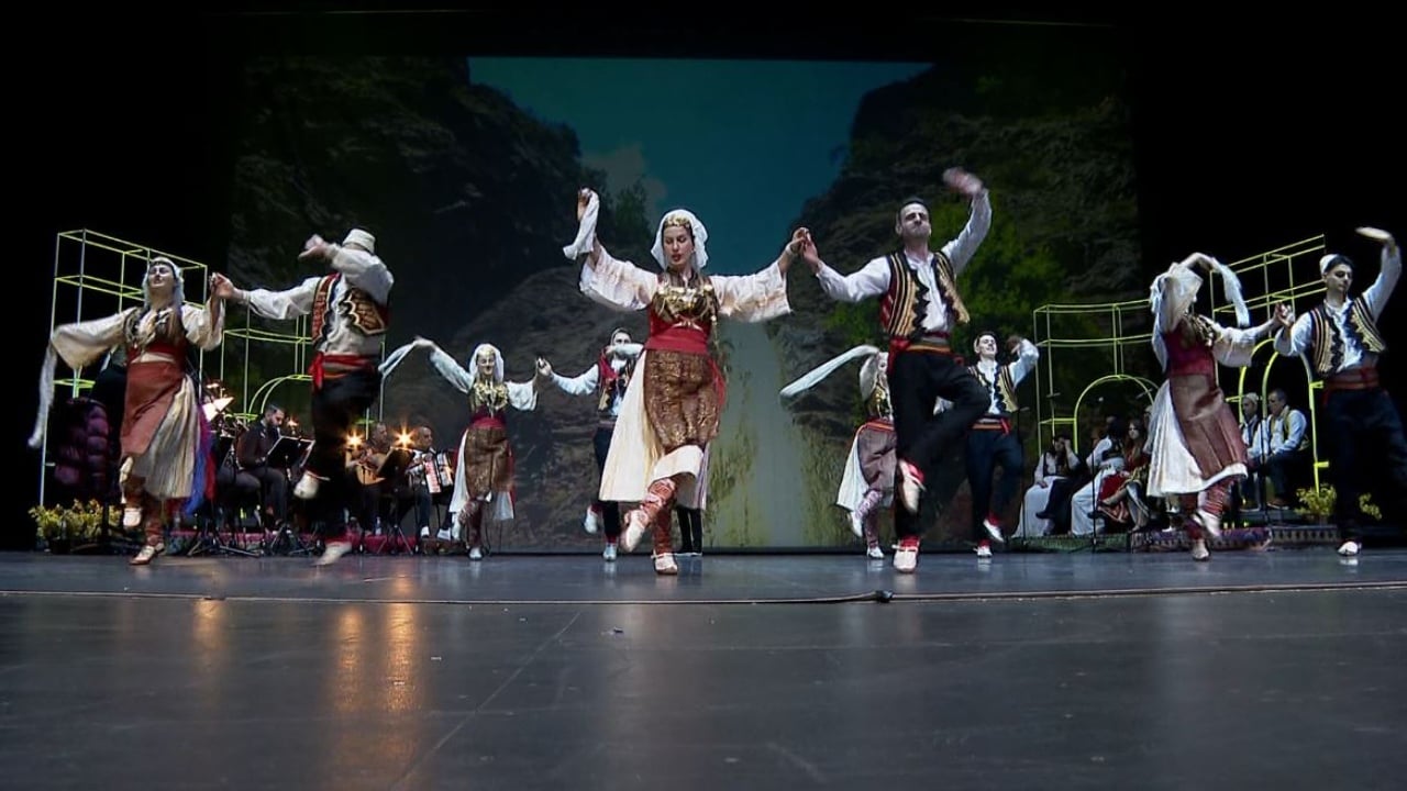 “Shqipëri o nëna ime”, ansambli kombëtar i këngëve dhe valleve nis provat për premierën në muajin e festave