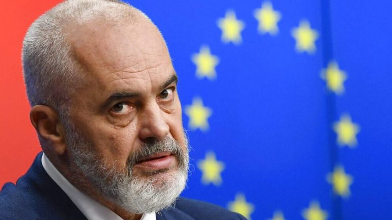 Shqipëria e suksesshme “online”, por mbi 100 vite larg BE-së në arsim, infrastrukturë dhe qeverisje