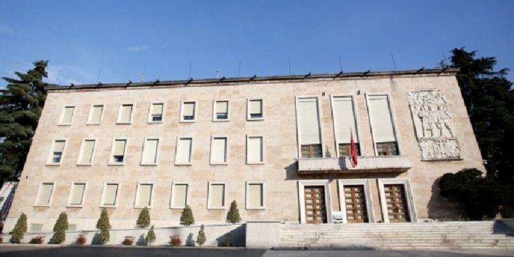 Shqipëria mbytet në ujë, qeveria premton 1 miliard lekë për përmbytjet e 2026-s