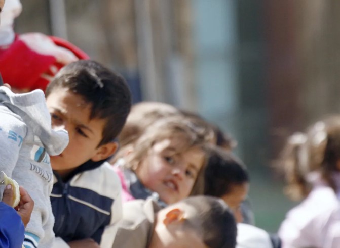 Shqiptarët të tretët në Europë për lejet e qëndrimit për të mitur në BE, lemë pas Ukrainën dhe Bjellorusinë