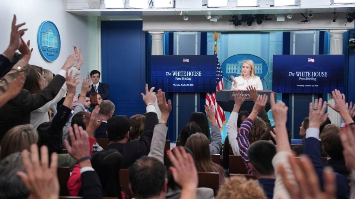 Shtëpia e Bardhë vendos rregulla të reja për gazetarët, kufizon aksesin e tyre në zyrat e zyrtarëve të lartë të komunikimit