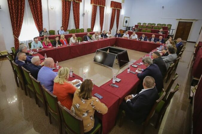 Si do vijojë aksioni opozitar? Gazetari jep detaje: Ja çfarë deklaruan deputetët